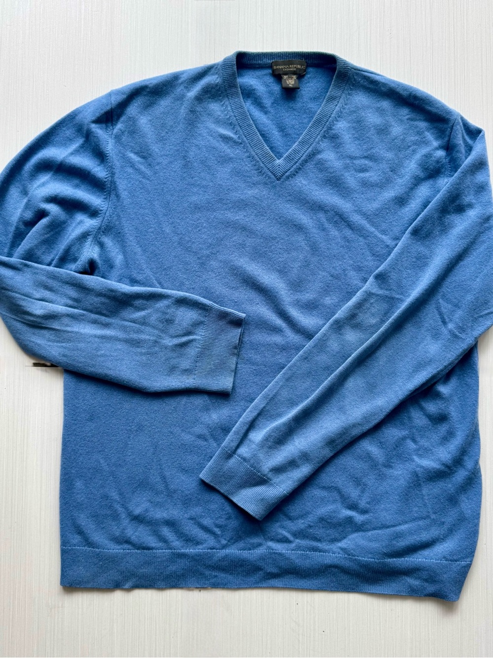 Banana Republic Men's V-Neck Cashmere Sweater in Cornflower Blue